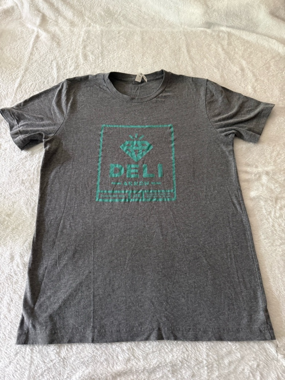 Diamond Deli Akron Ohio Grey T-shirt M